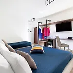 Pensjonat Yourhome - Jolly Aranci 4*