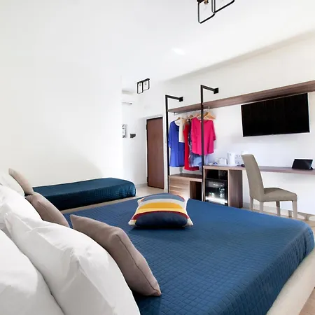 בית הארחה Yourhome - Jolly Aranci 3*