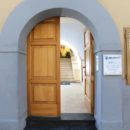 Pensjonat Yourhome - Jolly Aranci 4*